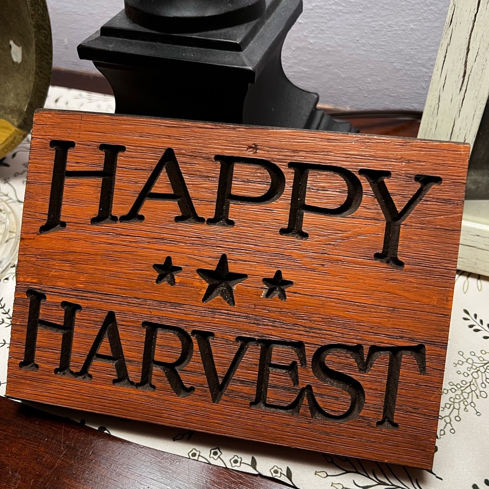 Happy Harvest Engraved Sign, 6" x 8"